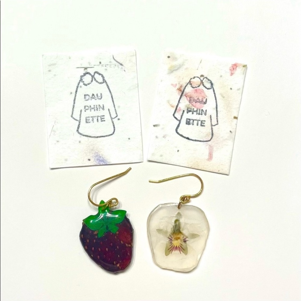 Dauphinette real strawberry and pansy earrings fruit flower resin